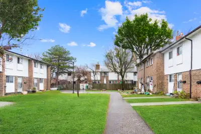 85 Henderson Avenue Townhomes - Townhouse (3 bedroom) available