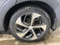 // JAMAIS ACCIDENTÉ! //Ce Hyundai Tucson 2017 Limited AWD, gris à intérieur noir, est un VUS pratiqu... (image 9)