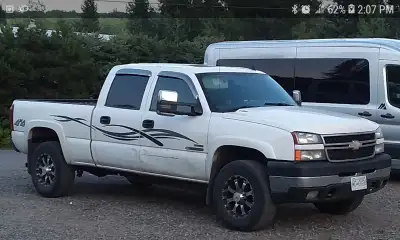 2007 duramax 6.6 desiel gfx edition truck has 460,000 km mechanical I good shape body needs some wor...