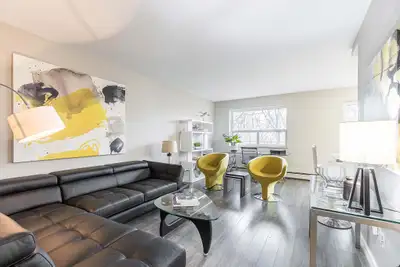 403 Stirling | Stirling Place offers modern updates in a classic building with bright and open suite...