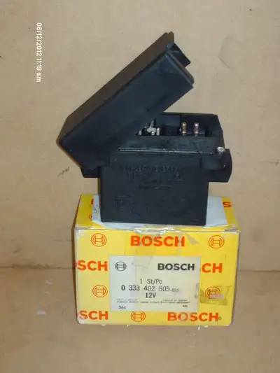 Brand new O.E. part (001 545 97 32) a.k.a "pre-glow relay" by BOSCH (0 333 402 505) for models '79 -...