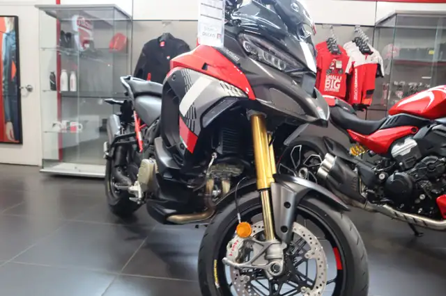2025 Ducati Multistrada V4 Pikes Peak in Street, Cruisers & Choppers in Edmonton - Image 2