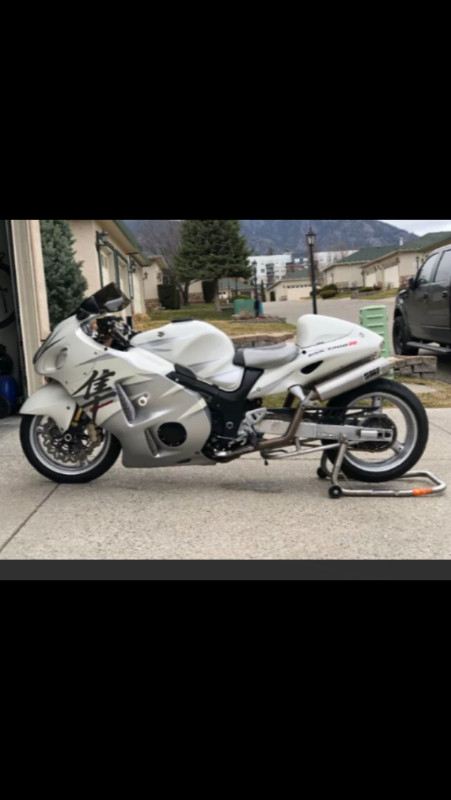 2005 Suzuki Hayabusa in Sport Bikes in Kelowna - Image 2