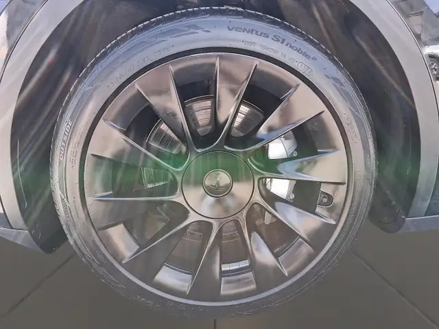 2022 Tesla Model Y Long Range420216442927206407