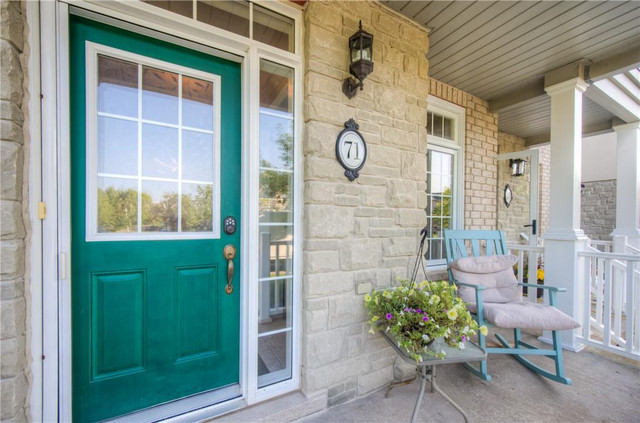71 Greenstem Crescent Stoney Creek, Ontario in Houses for Sale in Oakville / Halton Region - Image 3