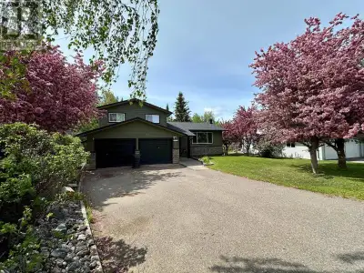 * PREC - Personal Real Estate Corporation. FAMILY HOME IN HOUSTON, BC. Have a look at this large fam...