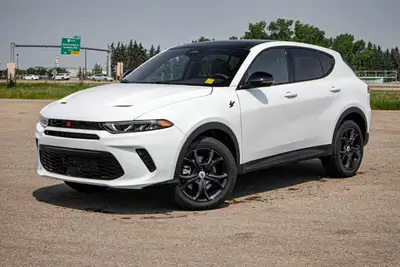 This Dodge Hornet has a powerful Intercooled Turbo Premium Unleaded I-4 2.0 L/122 engine powering th...