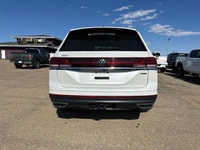 This Volkswagen Atlas boasts a Intercooled Turbo Regular Unleaded I-4 2.0 L/121 engine powering this... (image 4)