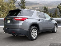 Command the road with this 2021 Chevrolet Traverse LS. Boasting a powerful 3.6L V6 engine delivering... (image 4)