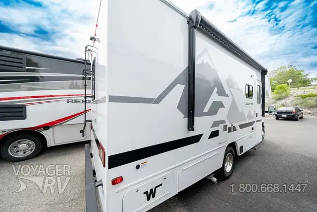 2027 Winnebago Sunflyer 22RS in Travel Trailers & Campers in Kelowna - Image 3