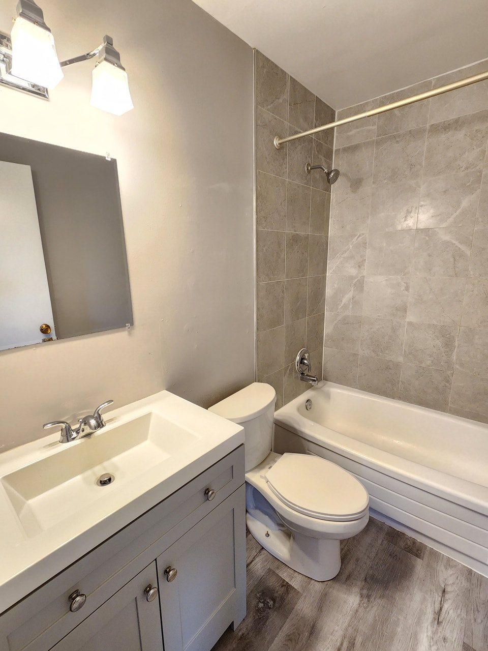 Move Into This Gorgeous Renovated 2 Bedroom with Balcony 5