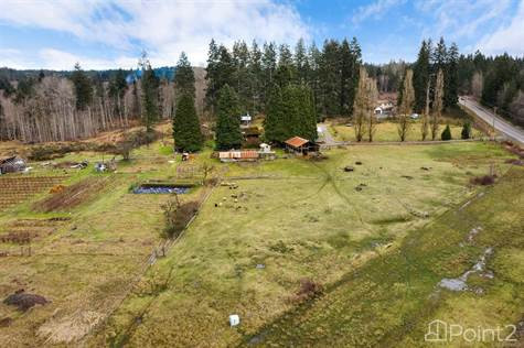 7522 Island Hwy N in Houses for Sale in Comox / Courtenay / Cumberland - Image 4