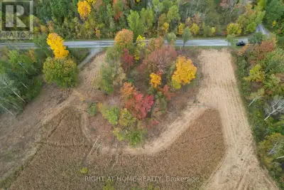 Fantastic and rare opportunity, a 0.982-Acre Building Lot Near Manotick! Partially cleared, this sec...