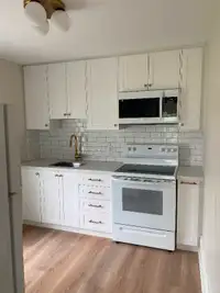 Peterborough Upstairs Apartment - 2 bed, 1 bath, laundry $2250