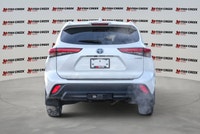 Experience the perfect blend of fuel-efficiency and family versatility with the 2022 Toyota Highland... (image 3)