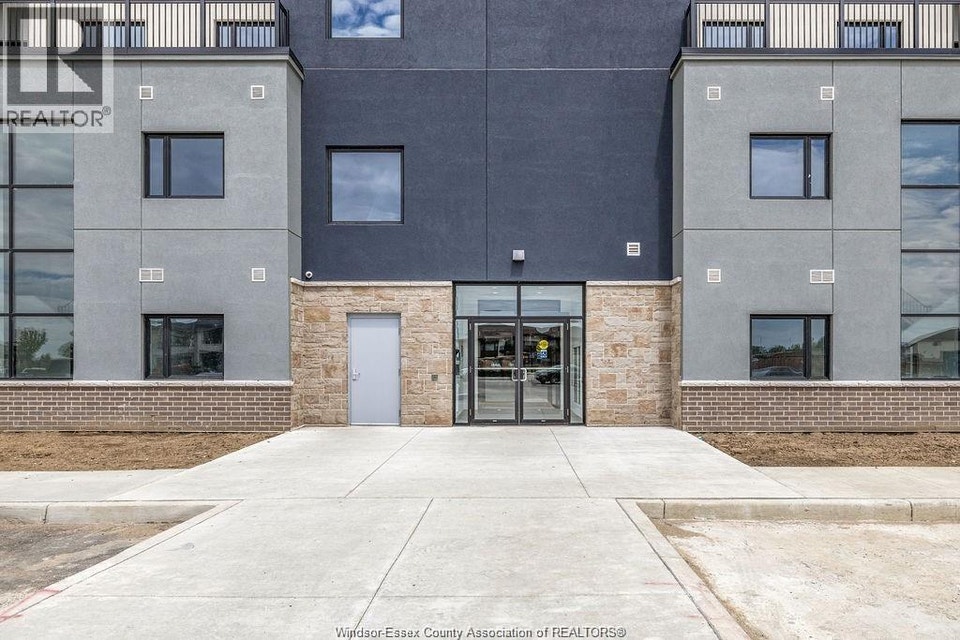 7337 MEO BOULEVARD Unit# 521 LaSalle, Ontario 2