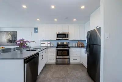 SPACIOUS 2 BEDROOM APARTMENT FOR RENT IN BRADFORD! SELECT APARTMENTS REVITALIZED WITH MODERN FINISHE...