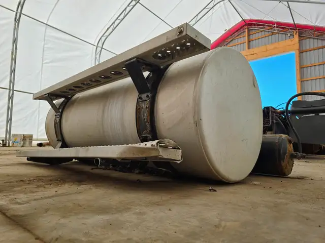 Freightliner Cascadia 125 Fuel Tank For Sale - Stock# FR-0804-18 in Heavy Equipment Parts & Accessories in Hamilton - Image 2