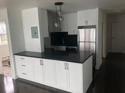 Lakeview 1.5 Bedroom unit: 1 bedroom + private Den room with win