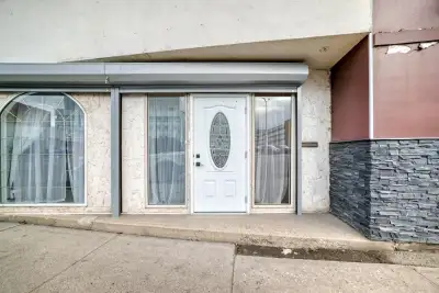 Prime Commercial Office Space Across From the Royal Alexandra Hospital!Discover an exceptional oppor...