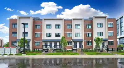 Price: $699,990 / $2,656/mo Embrace the allure of lakeside living in Port Credit, Ontario! This invi...