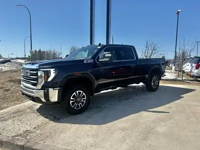 This GMC Sierra 2500HD delivers a Turbocharged Diesel V8 6.6L/ engine powering this Automatic transm...