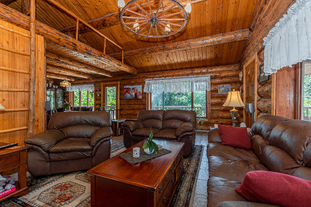 Home on 2 beautiful acres!  1621 Columbia Valley Rd in Houses for Sale in Chilliwack - Image 3