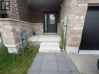 Welcome home to this stunning newly built 3-bedroom, 3-bathroom freehold townhome in the growing com...