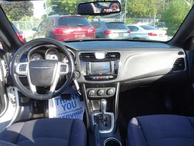 2013 Chrysler 200 Touring in Cars & Trucks in City of Toronto - Image 21