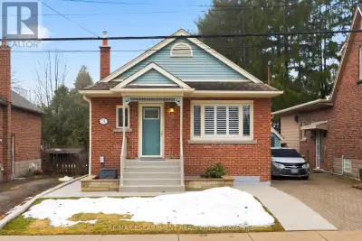 Perfectly located in the highly desirable Westdale neighbourhood, just minutes from McMaster Univers...