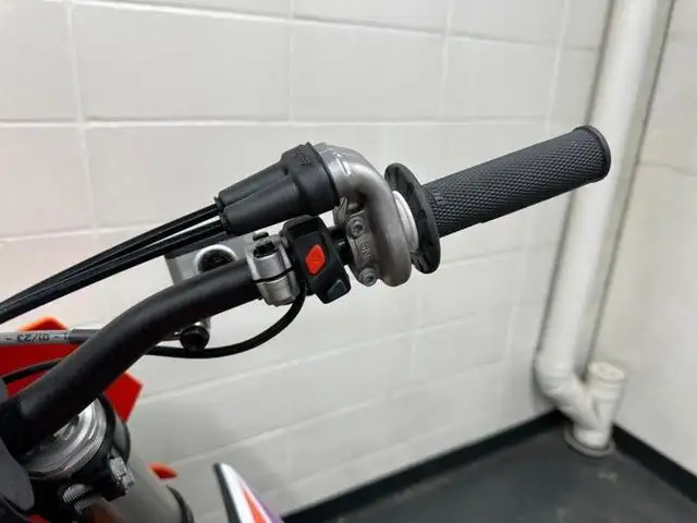 2024 KTM 250 SX-F in Dirt Bikes & Motocross in Calgary - Image 14