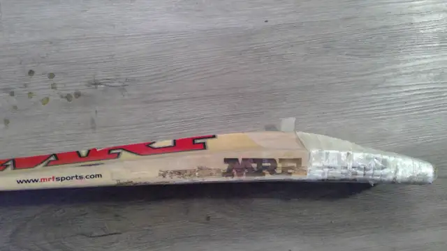 GENIUNE MRF CRICKET BAT (VK18 - ENGLISH WILLOW) in Other in City of Toronto - Image 7