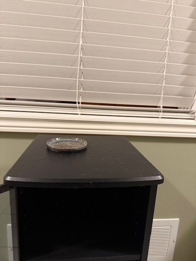 3 shelf audio/visual console stand for tech equipment or music turntable. Black with magnetic lockin...