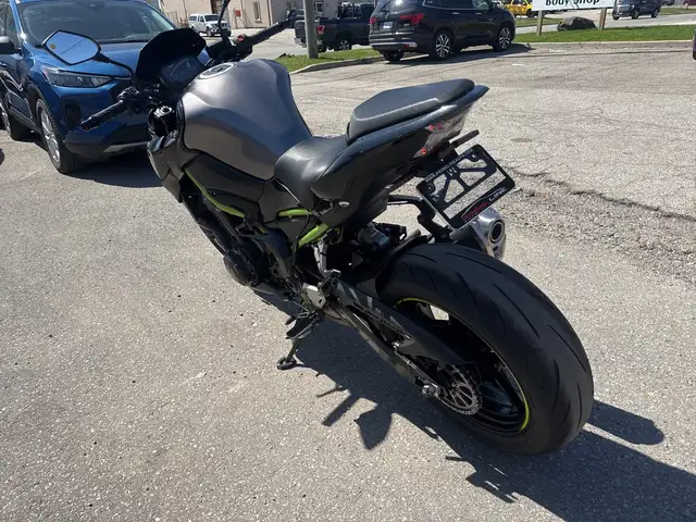 2020 Kawasaki Z900 ~ KAWASAKI Z900 ~ ABS ~ LOW KMS ~ NAKED SPORT in Street, Cruisers & Choppers in City of Toronto - Image 7