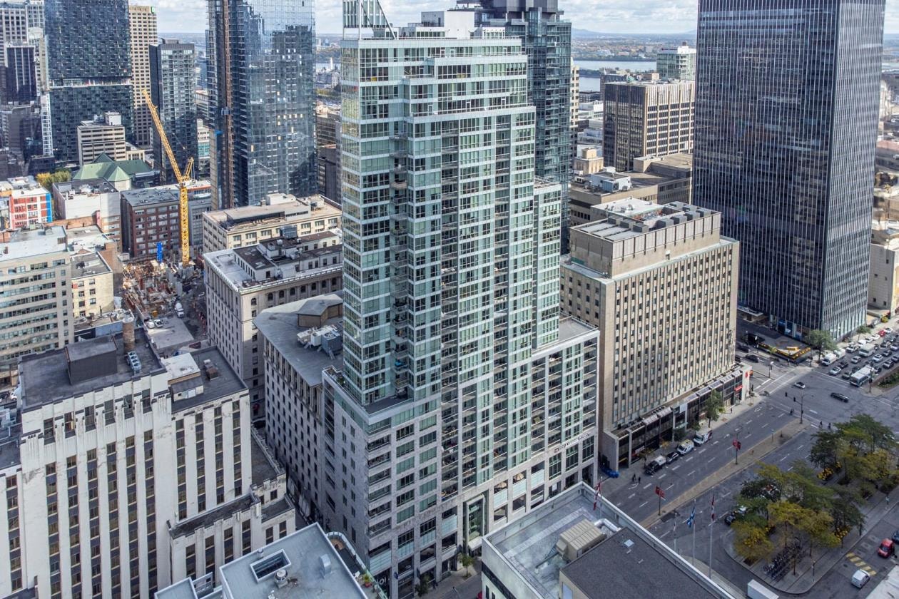 Altitude: Modern, Trendy & Elegant Building, Downtown Montreal — photo 1