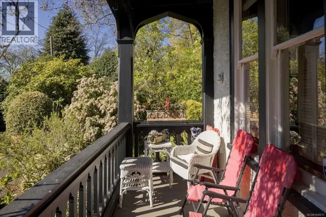 1648 Rockland Ave Victoria, British Columbia in Houses for Sale in Victoria - Image 37