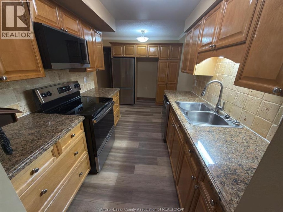380 PELISSIER STREET Unit# 2402 Windsor, Ontario 4