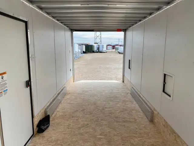 2026 AmeraLite 7.5' x 23' x 84" V-Nose Snowmobile Trailer in Cargo & Utility Trailers in Regina - Image 17