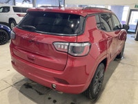 Le Jeep Compass 2022 RED EDITION AWD CUIR MAGS CAMERA RECUL A/C offert chez AutoStudio 72 a une allu... (image 2)