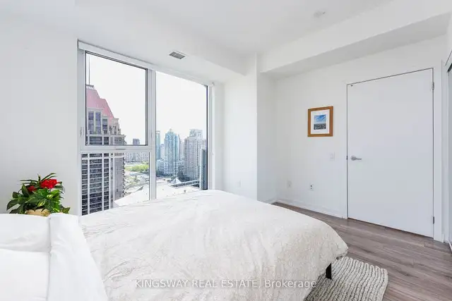 Sun-filled, high-floor 1+1 bed, 1-bath condo in Condos for Sale in Mississauga / Peel Region - Image 7