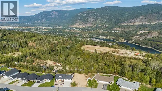 4009 Grandview Drive Castlegar, British Columbia in Land for Sale in Nelson - Image 25