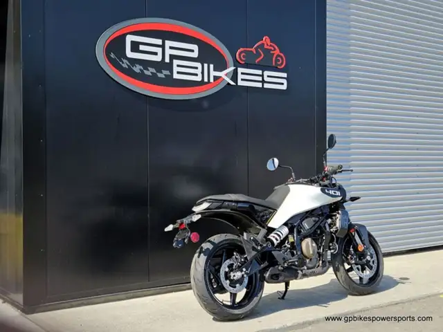 2024 Husqvarna Vitpilen 401 in Street, Cruisers & Choppers in Oshawa / Durham Region - Image 4