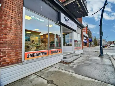 UNIQUE OCCASION - Established restaurant on boulevard Saint-Joseph in Hull! Strategic 1420 sq.ft. co...