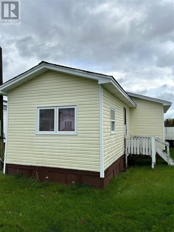 28 MeadowBrook Park Road St. John's, Newfoundland & Labrador Houses