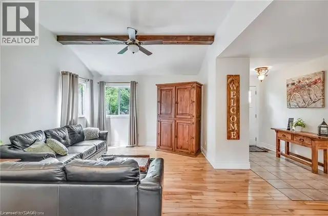 8 BEACH Road Lowbanks, Ontario in Houses for Sale in St. Catharines - Image 9
