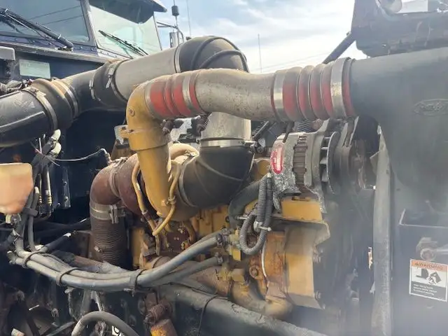2003 PETERBILT 379 in Heavy Trucks in Ottawa - Image 19