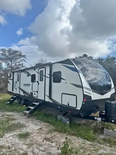 Welcome to Ride Collective - Dartmouth 2023 Shadow Cruiser 325BHS is a 36.5 FT travel trailer with a...
