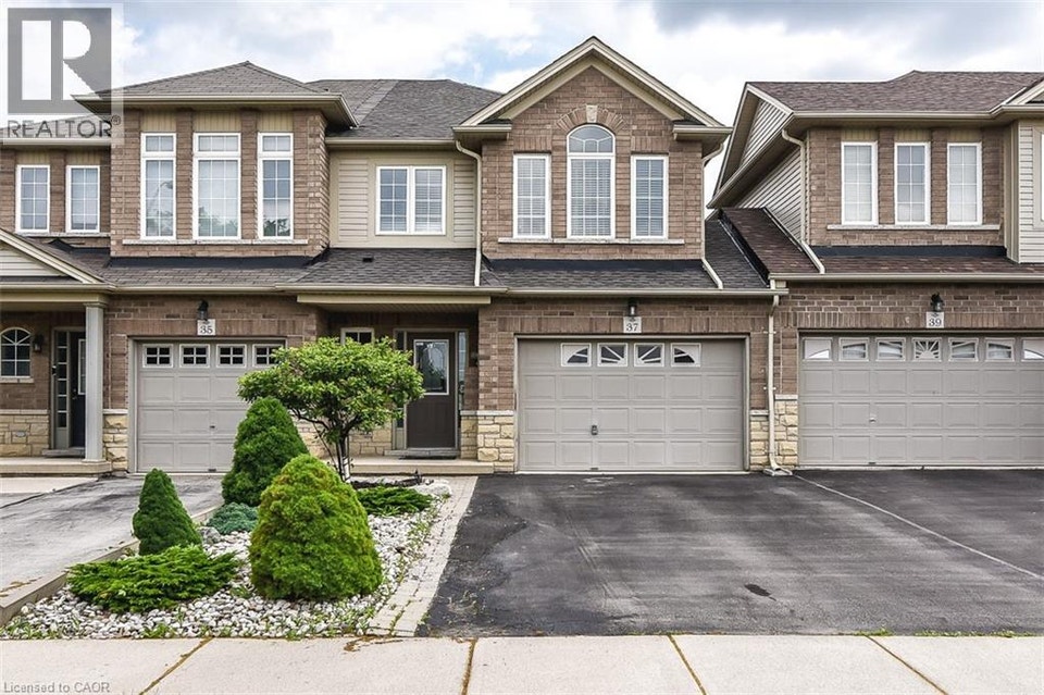 37 CORNERSTONE Drive 10th Line Shore, Ontario 2
