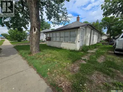 Looking for a good lot at the fraction of the cost of a new lot. This fully serviced lot is 50 x 125...