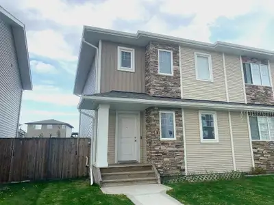 81 Thomlinson Avenue - 3 Bedroom Apartment for Rent